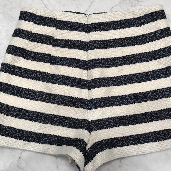 BCBGeneration High Waisted Shorts - Picture 3 of 3